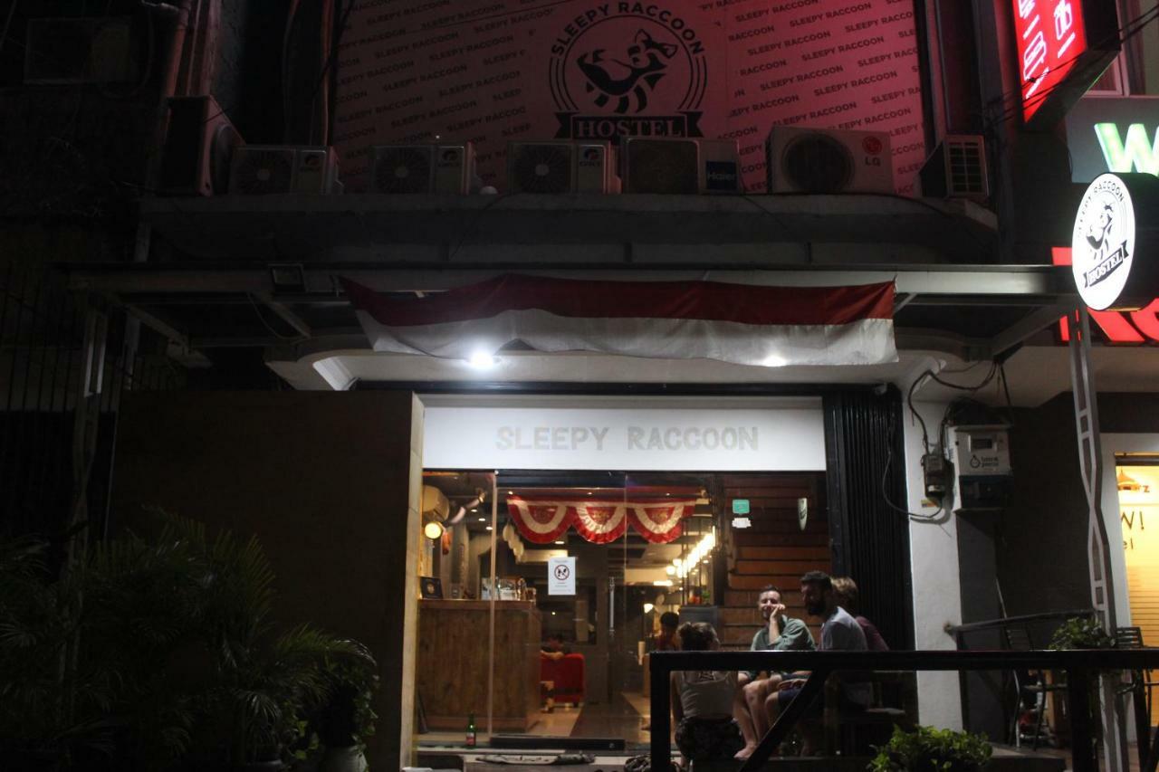 Sleepy Raccoon Hostel Yakarta Exterior foto